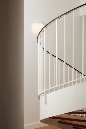 studio-i-architectes-paris-renovation-unsa-escalier-nyima-marin-01